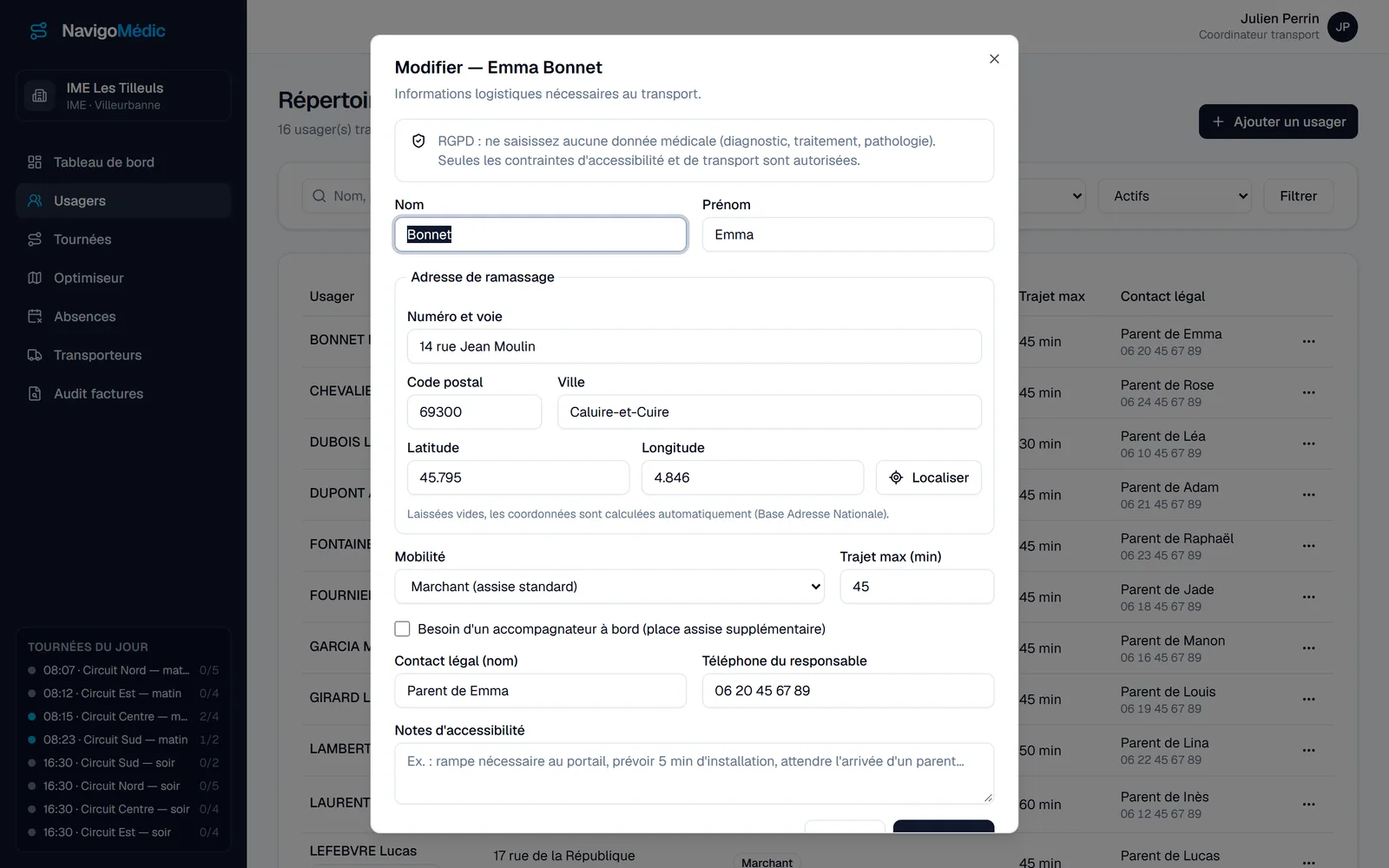 Fiche d'un usager fictif de démonstration : adresse de ramassage, mode de déplacement, temps maximal, accompagnateur et notes d'accessibilité, sans aucune donnée médicale